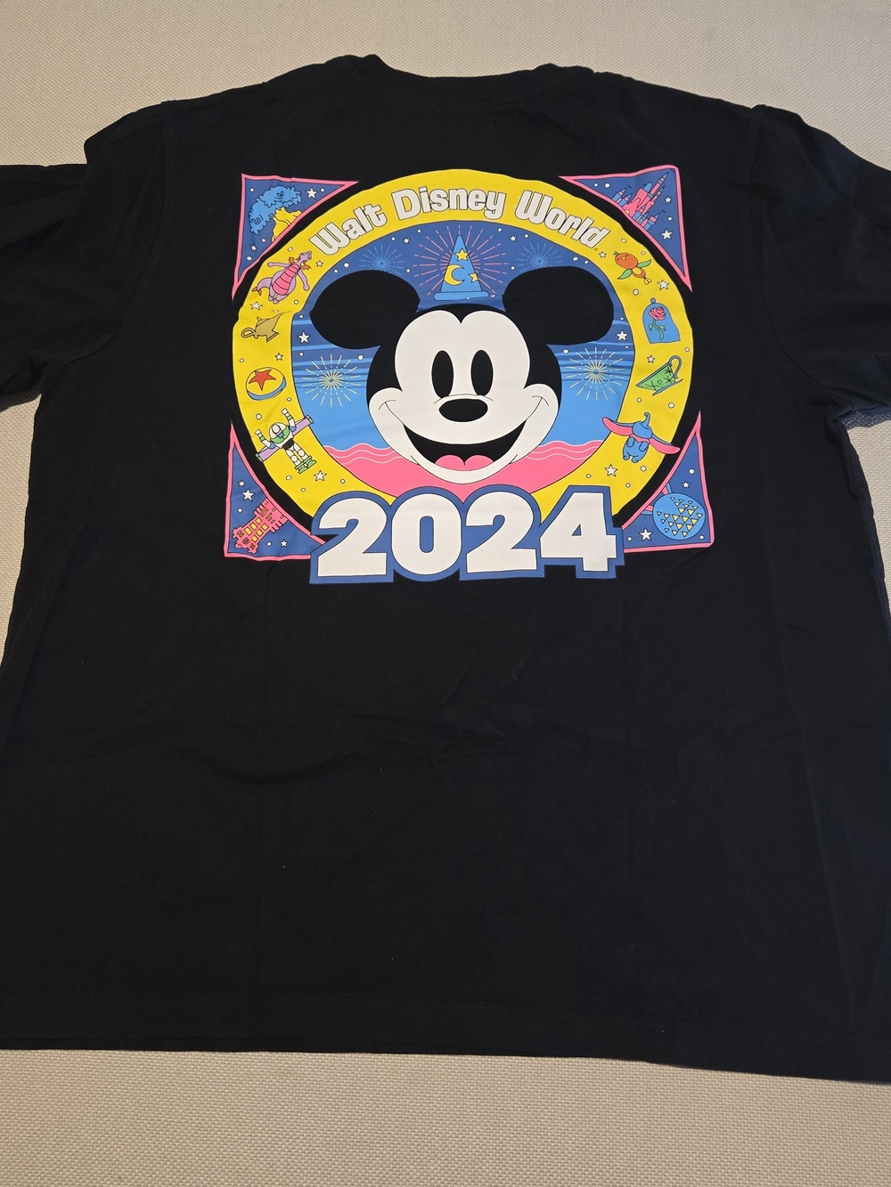 Walt Disney World 2024 Large T-Shirt Neon Mickey Mouse Black Short Sleeve